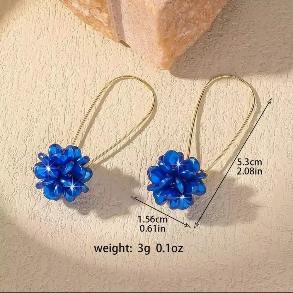 Elegant White Floral Earrings. Wedding Earrings. Party Christmas Jewelry 🌸